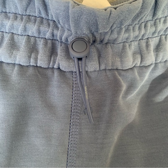 Lululemon Softstreme High-Rise Short 4" Women’s Sz 12 Oasis Blue - Picture 5 of 9